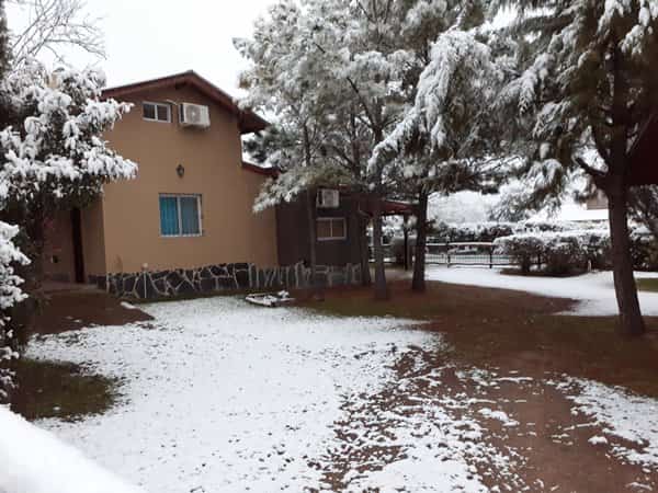 Paisaje invernal con nieve en Córdoba